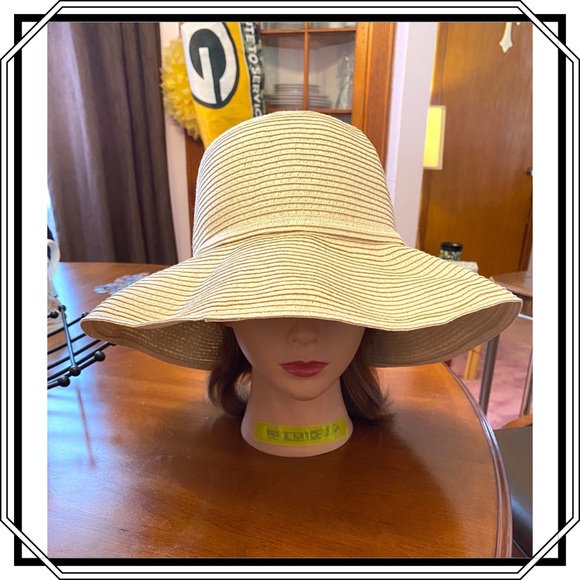 Accessories - Classic Straw Hat